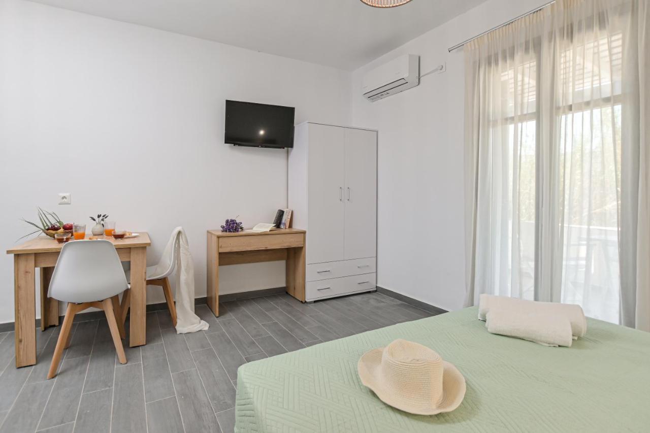 Vive Mare Plaka II Aparthotel Esterno foto